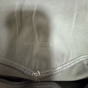Fabletics Motion365 Men's Bag in Gray
